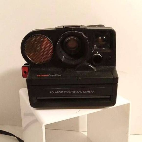 Black Camera Polaroid One Step Sonar 600 Film Includes Strap - Picture 7 of 7